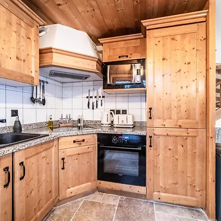 Olea - By Emerald Alpstuga Chamonix